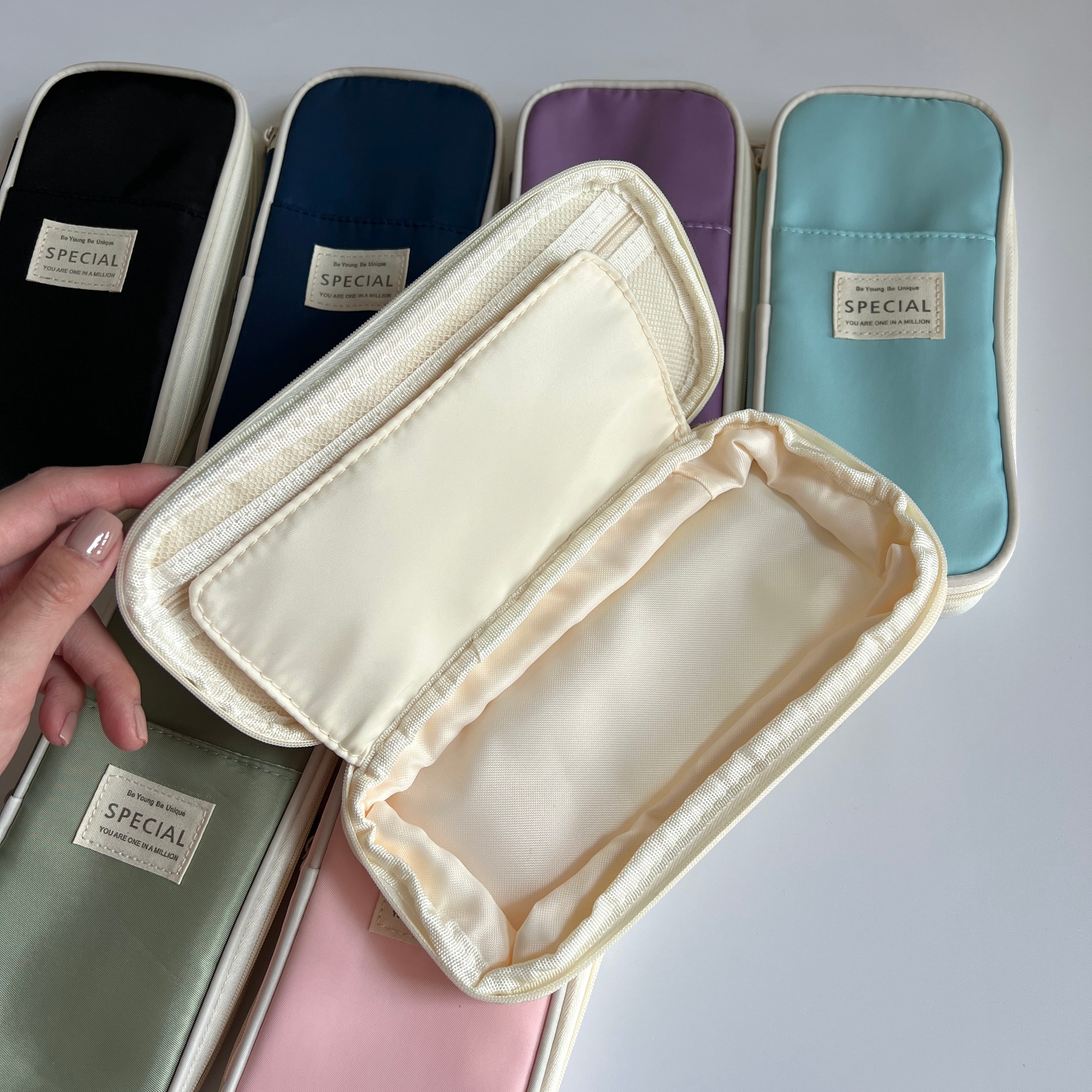 ✨ Expandable Large Capacity Pencil Case