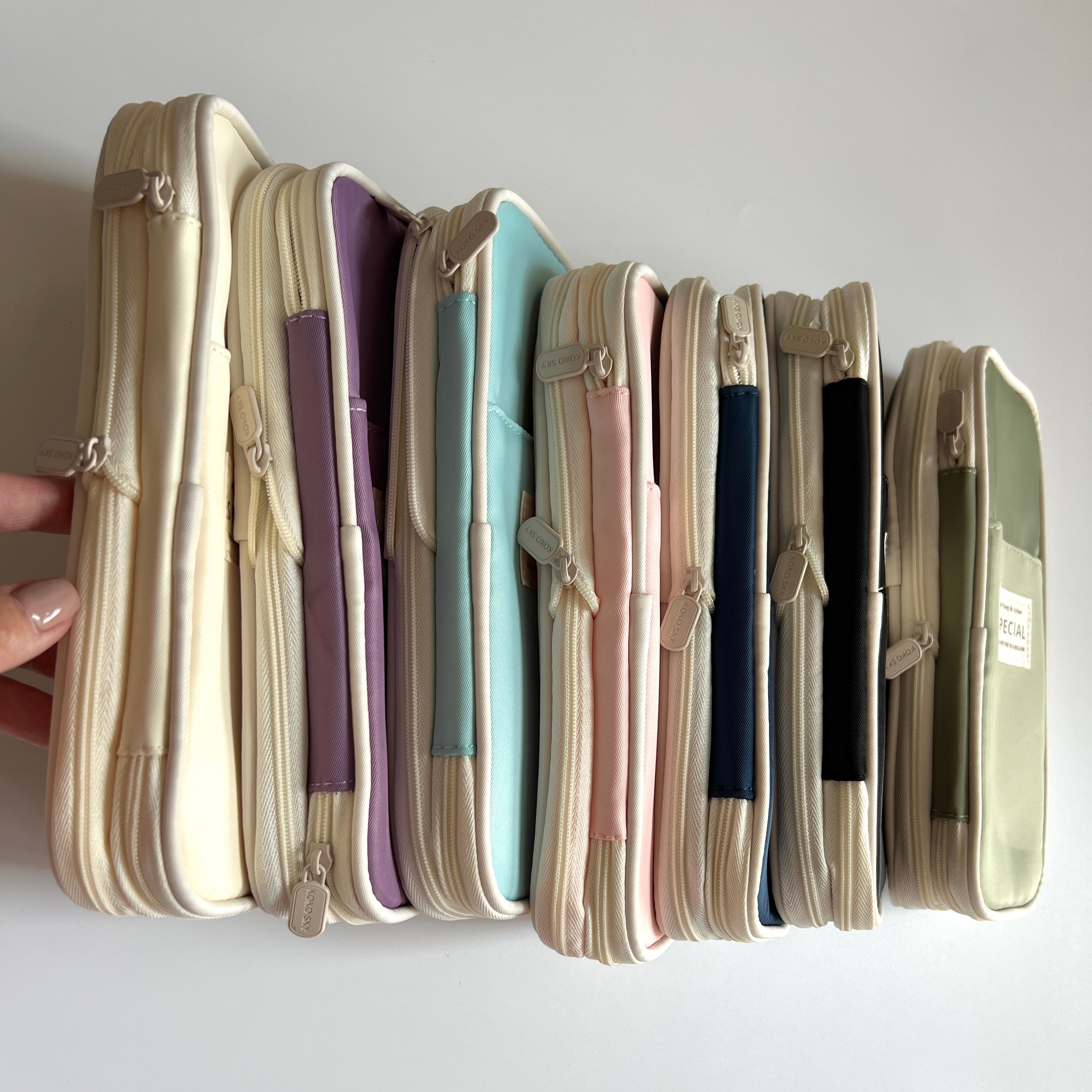 ✨ Expandable Large Capacity Pencil Case