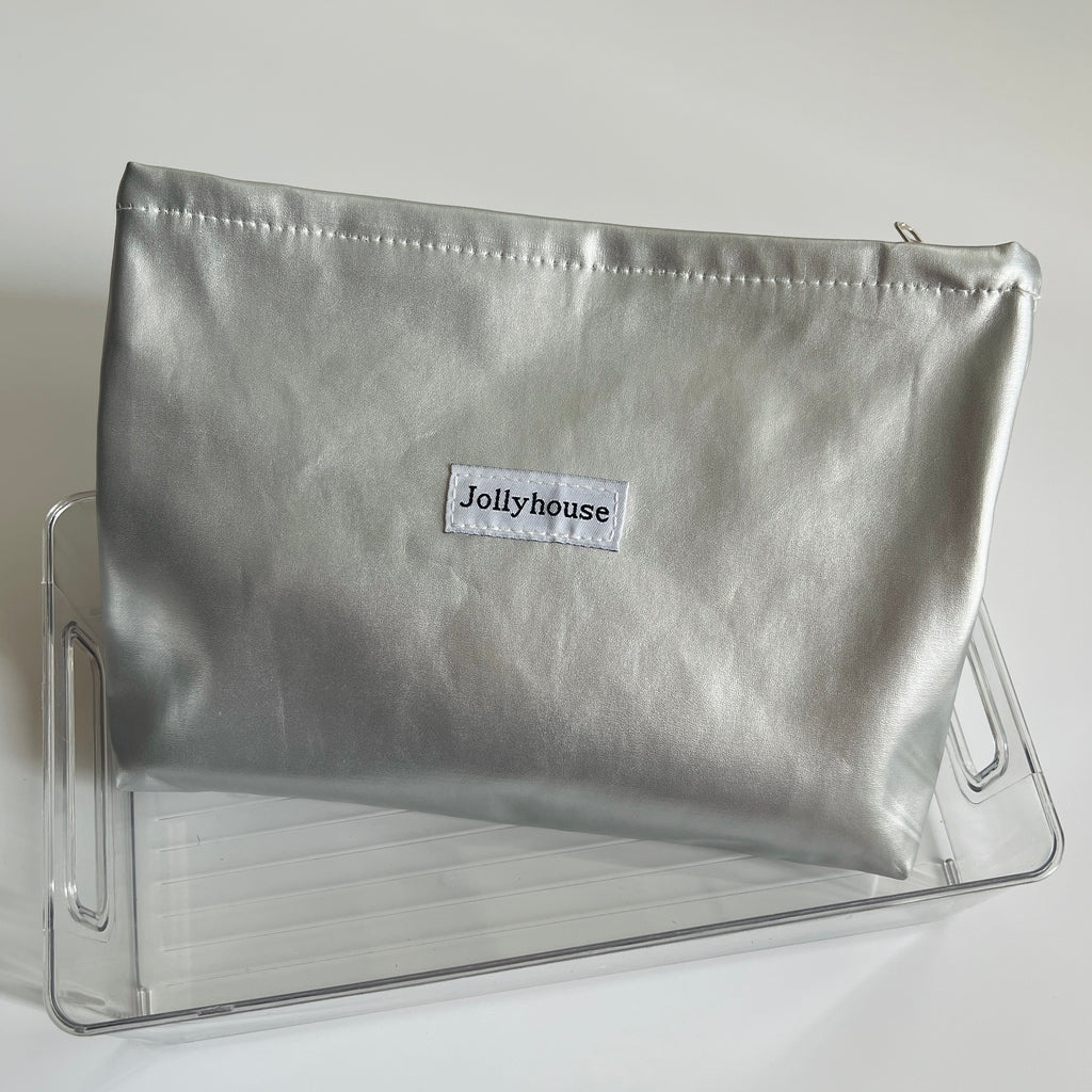 🤍 Minimal Metallic Makeup Pouch