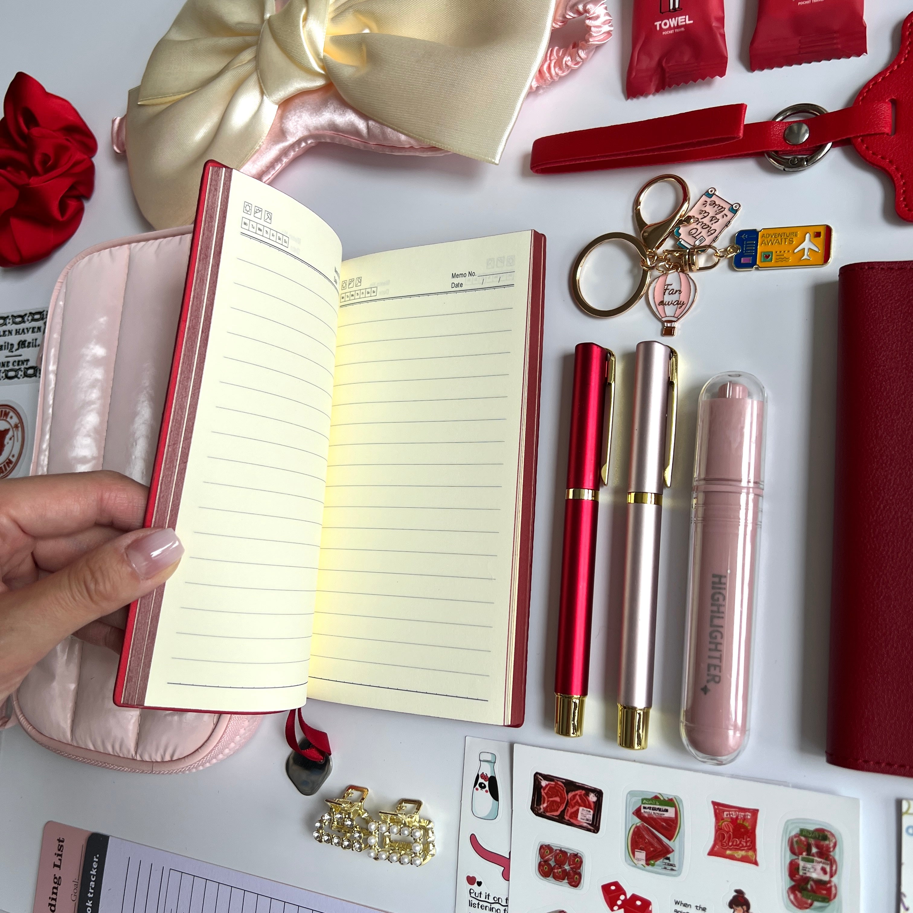 ❤️ Red Wander & Read Travel Bundle