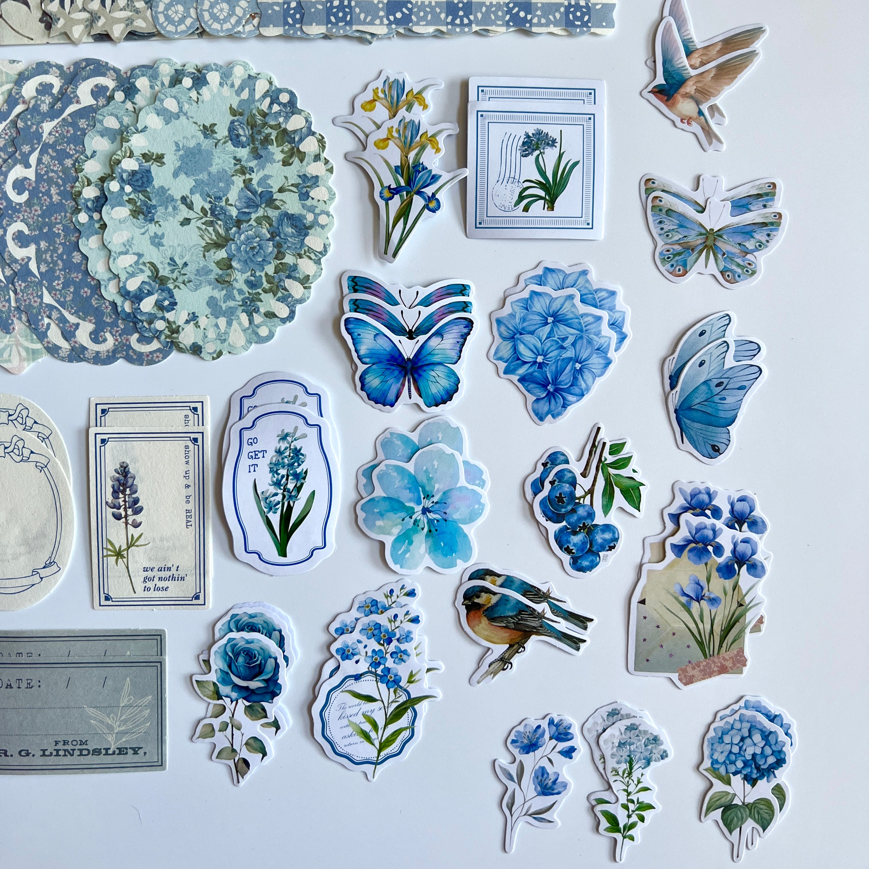💙 Vintage Blue Floral Journal Kit (100 pcs)