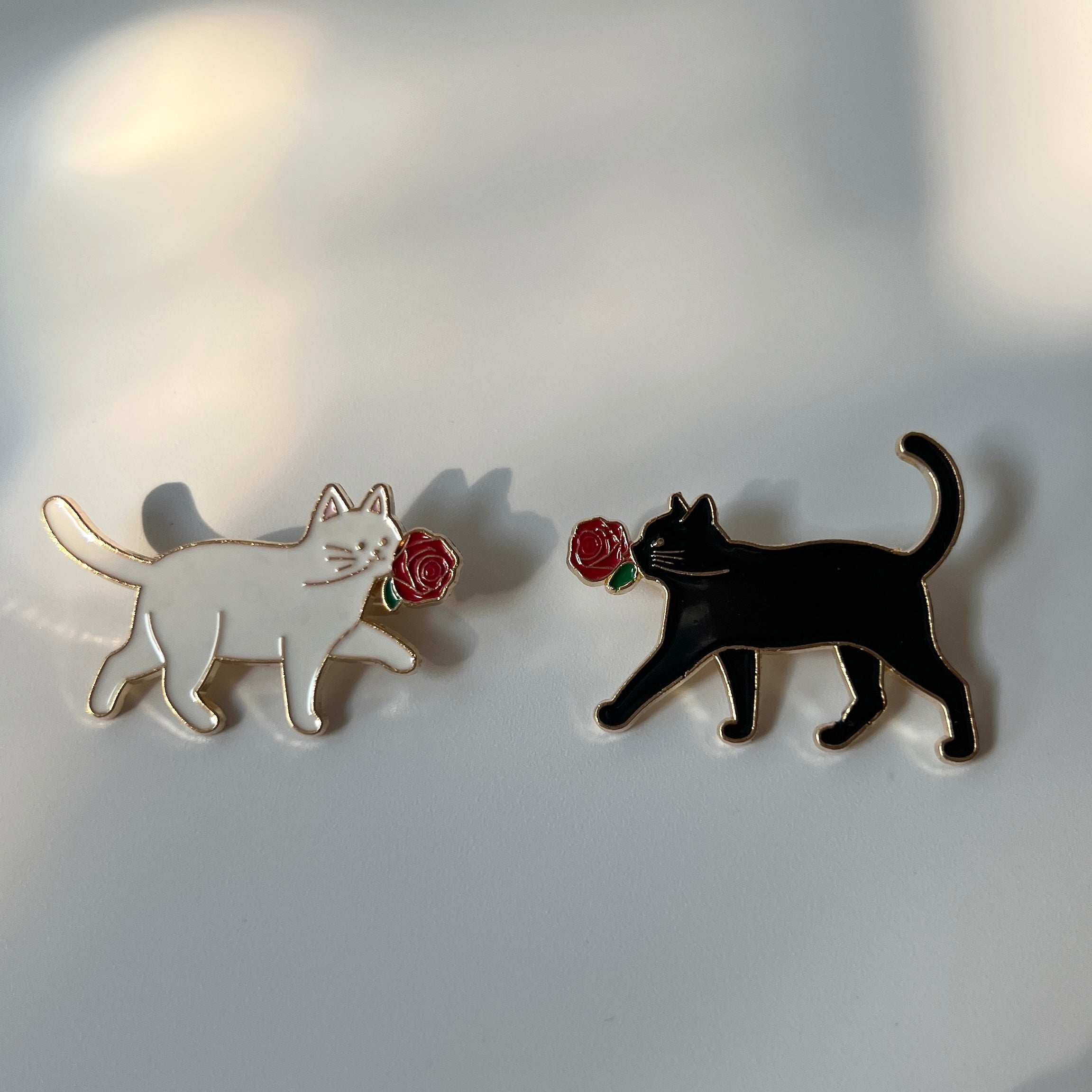 🌹 Romantic Cat Pin Set